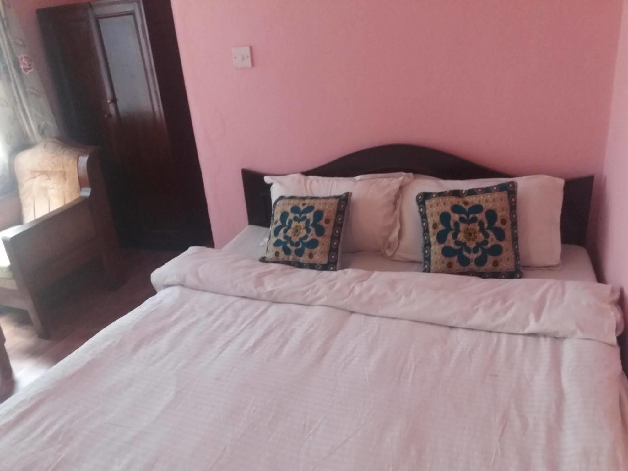 Kings Land Hotel Hostel *