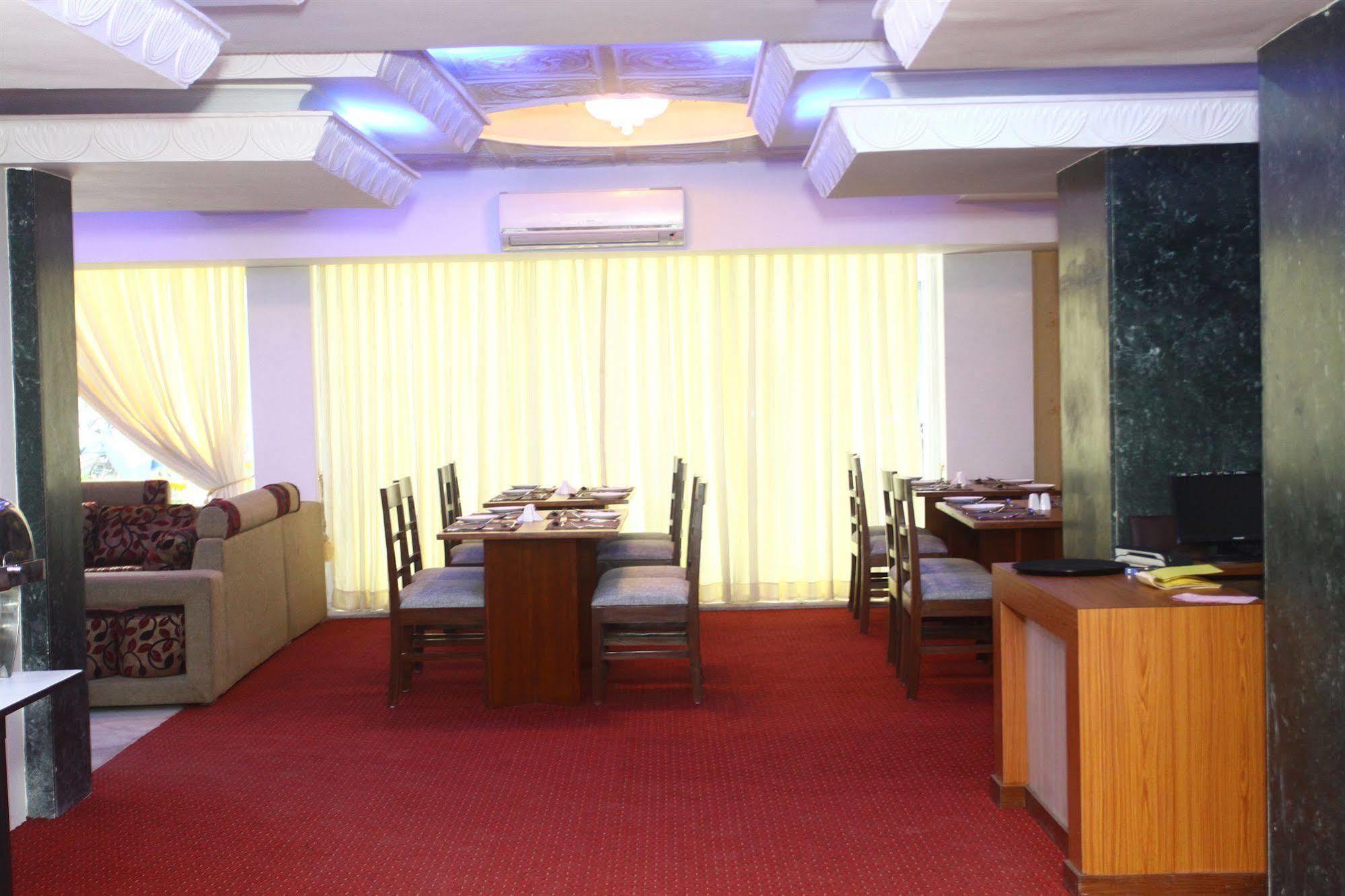 Hotel Woodland 4*