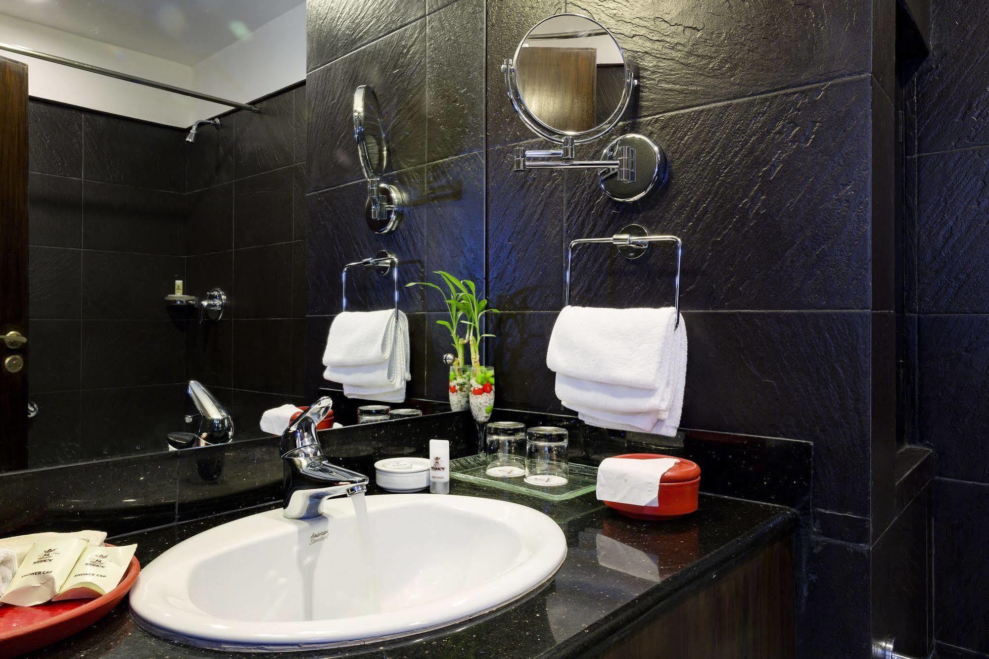 Hotel Tibet International 4*