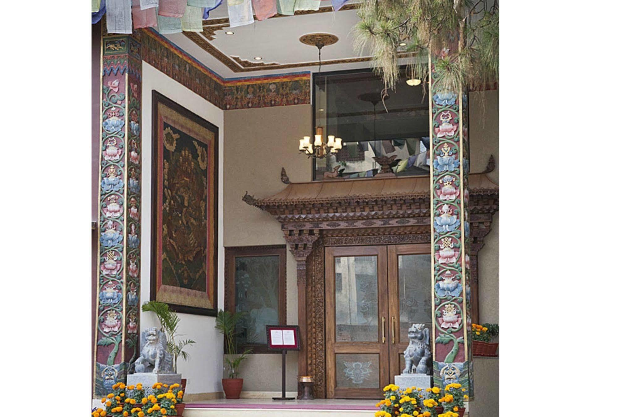 Tibet International Hotel 4*
