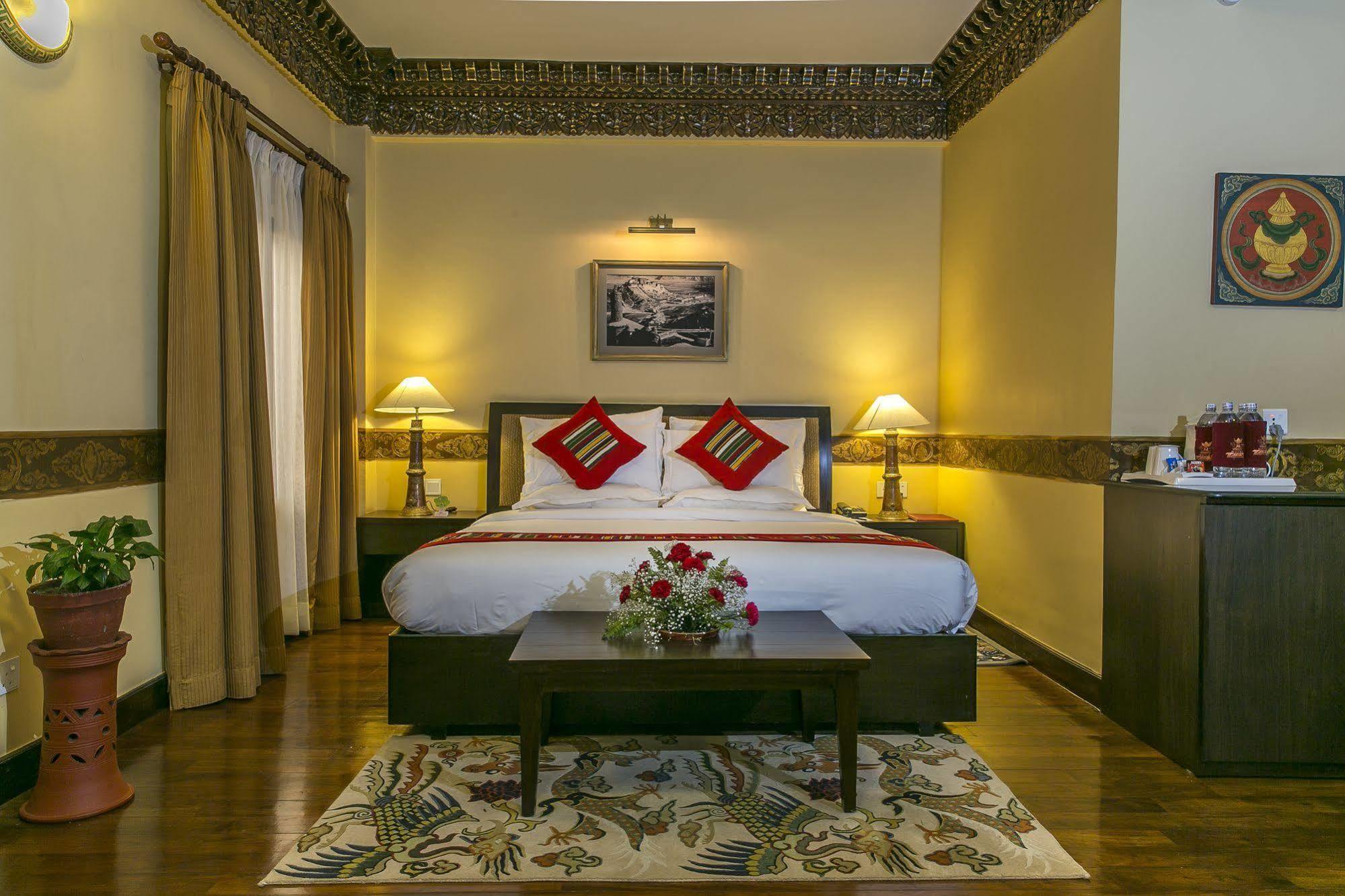 Tibet International Hotel 4*