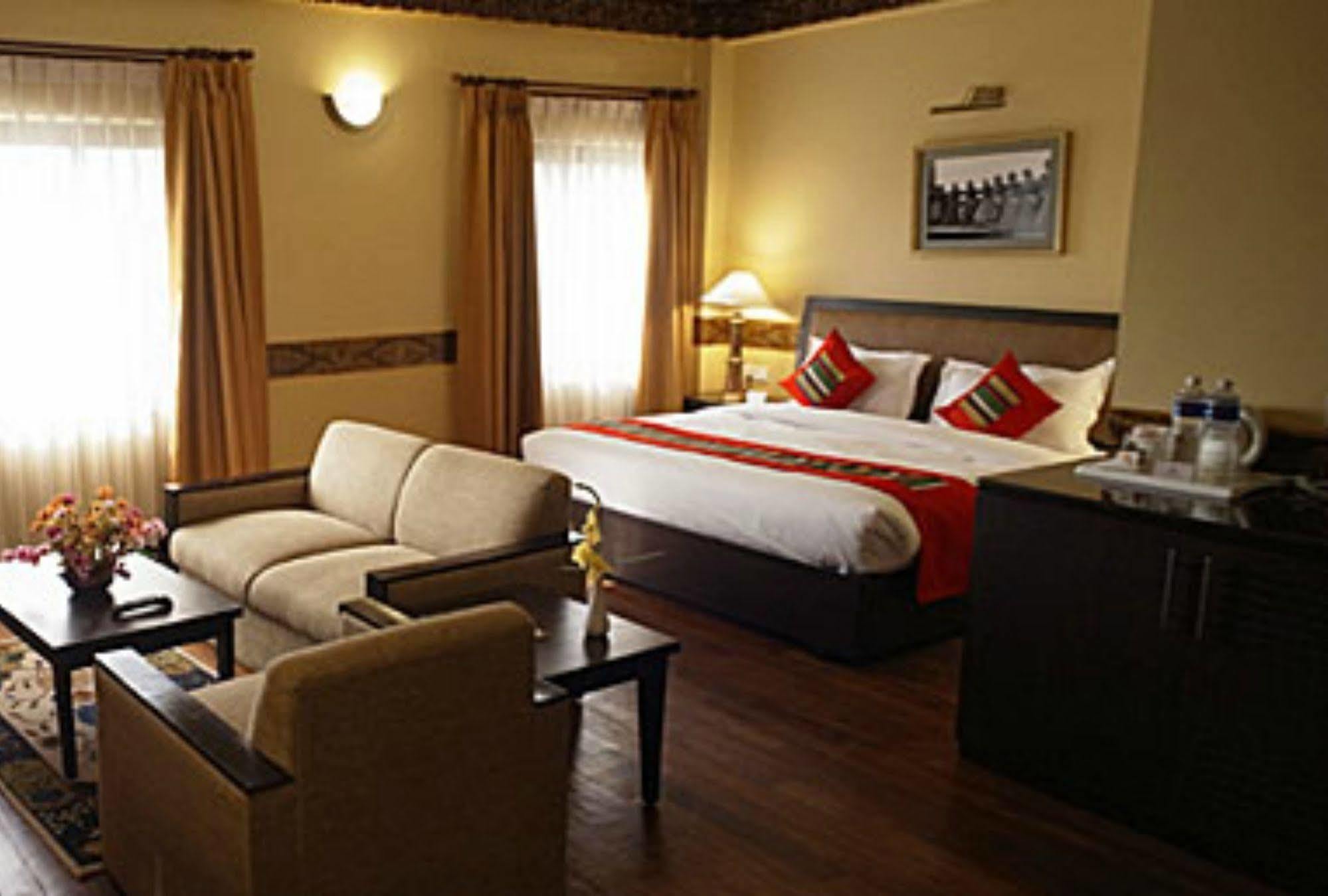 Tibet International Hotel 4*