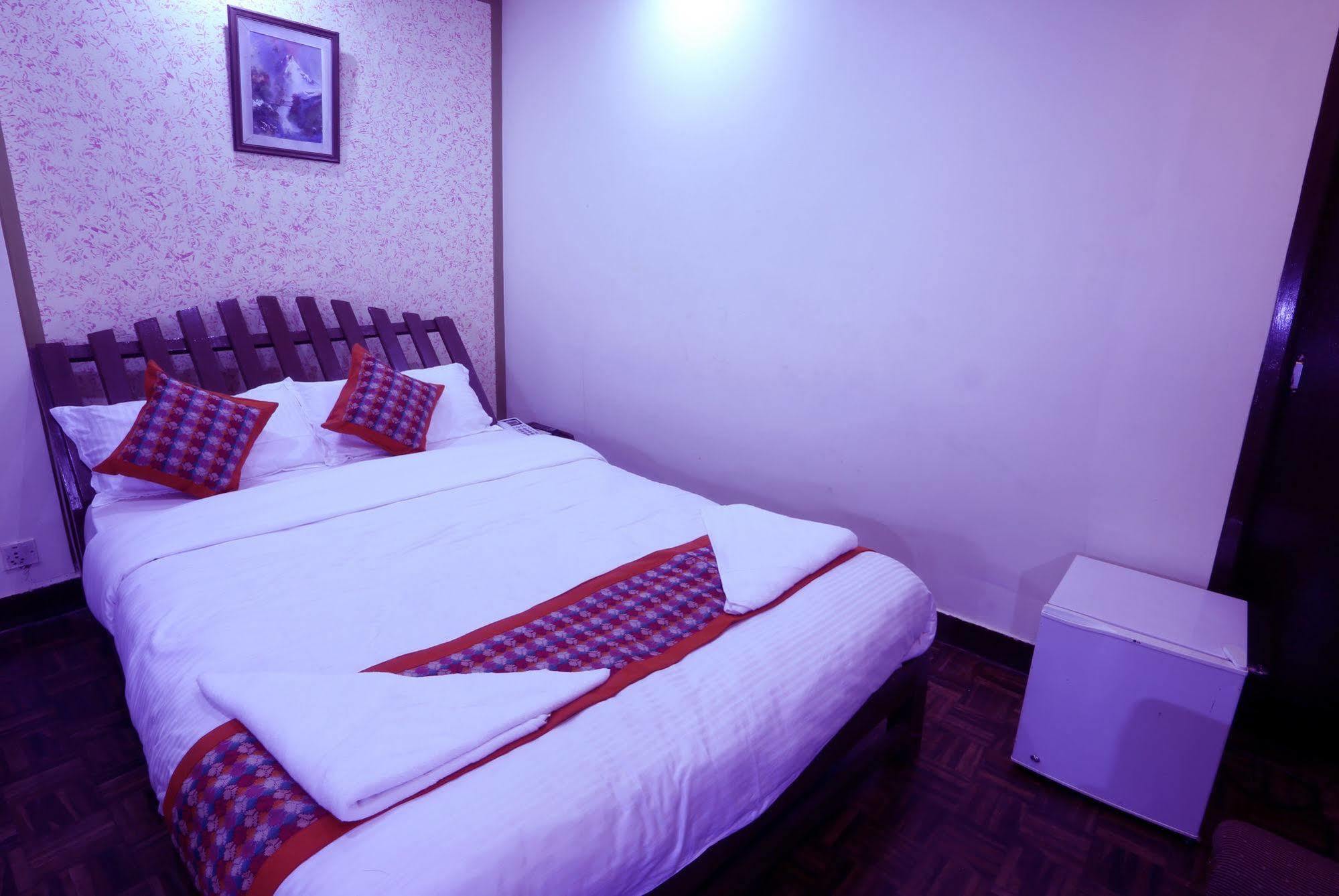 Oyo 153 Aster Nepal 2*