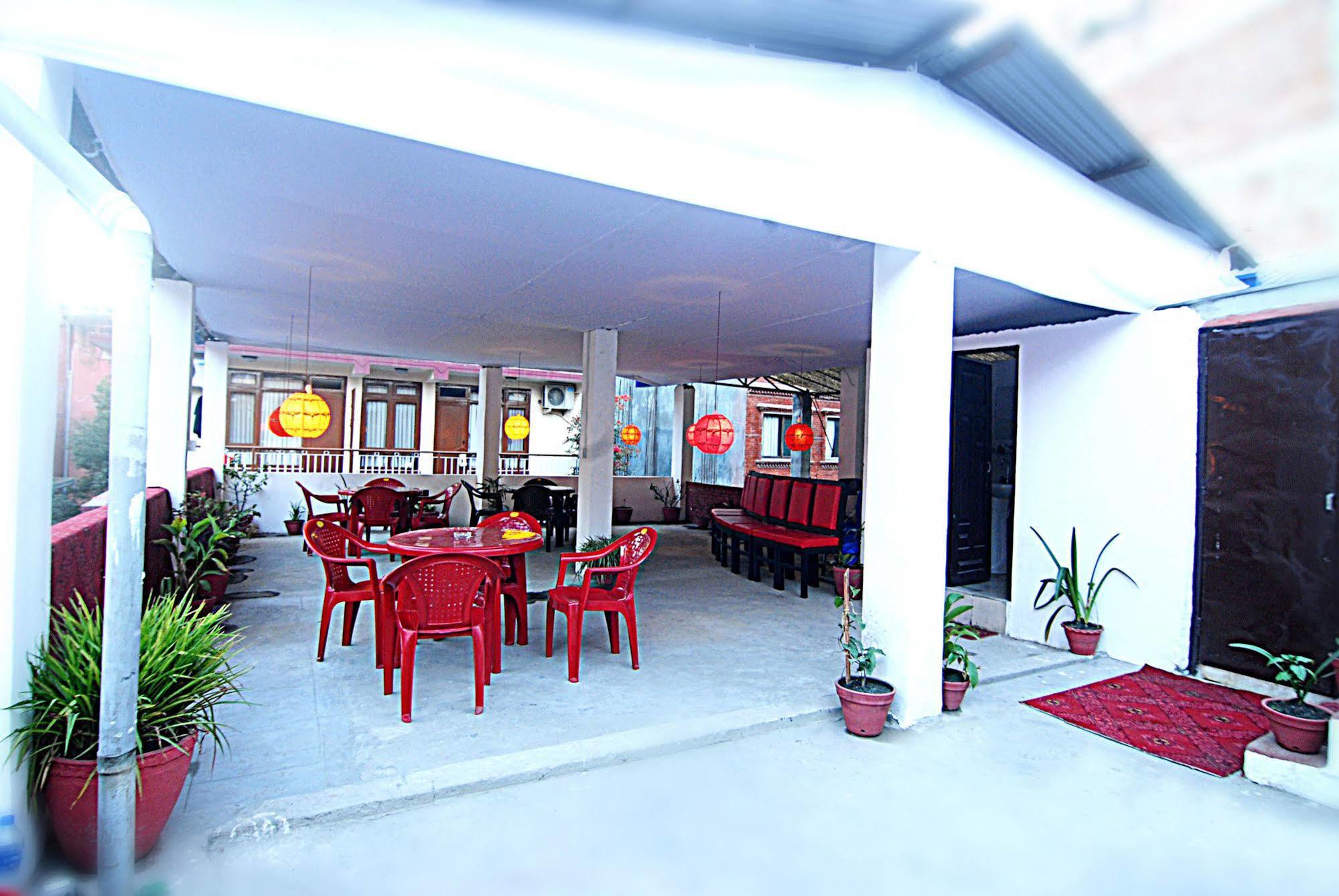 Gallery Nepal 2*