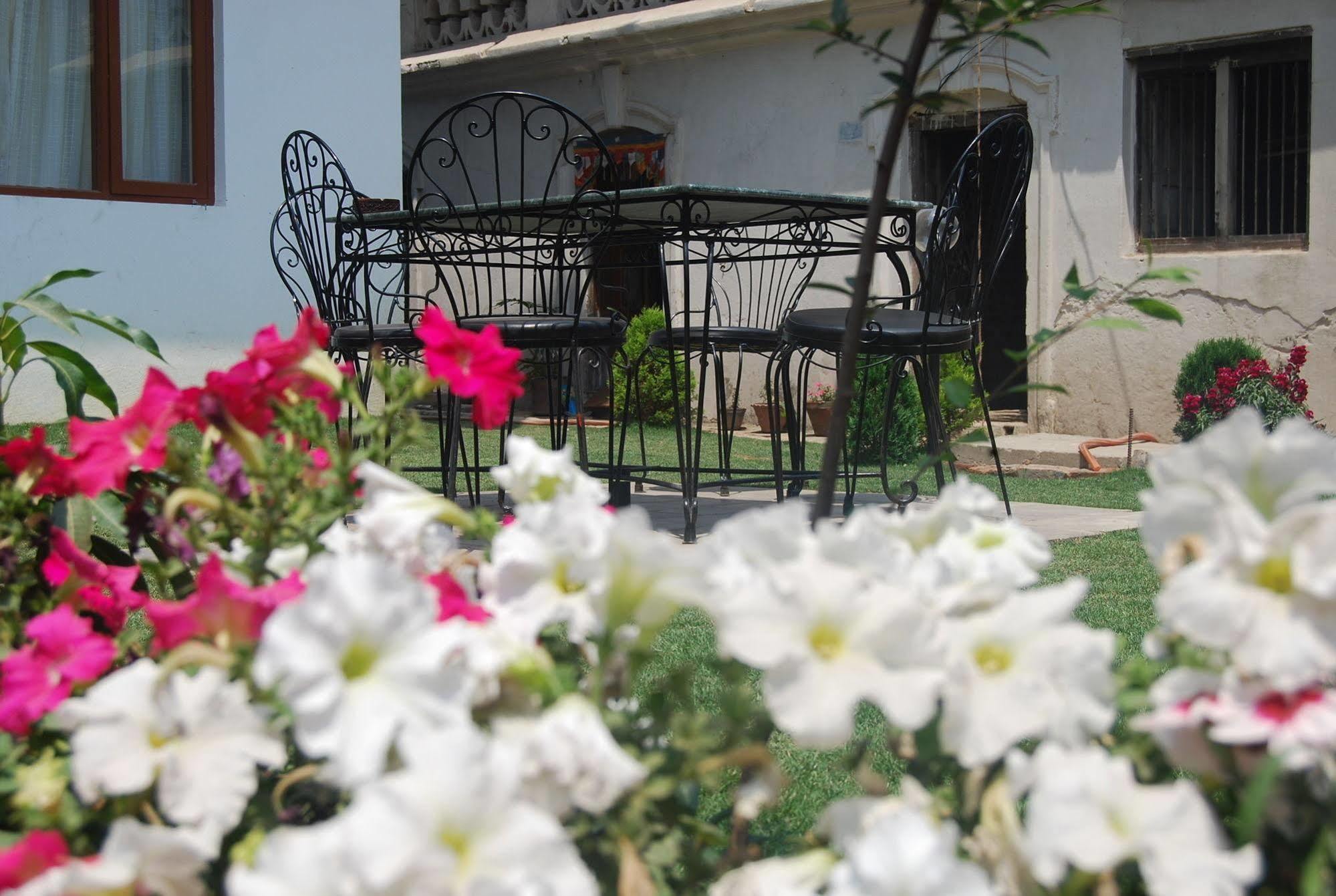 Dream City Hotel 3*