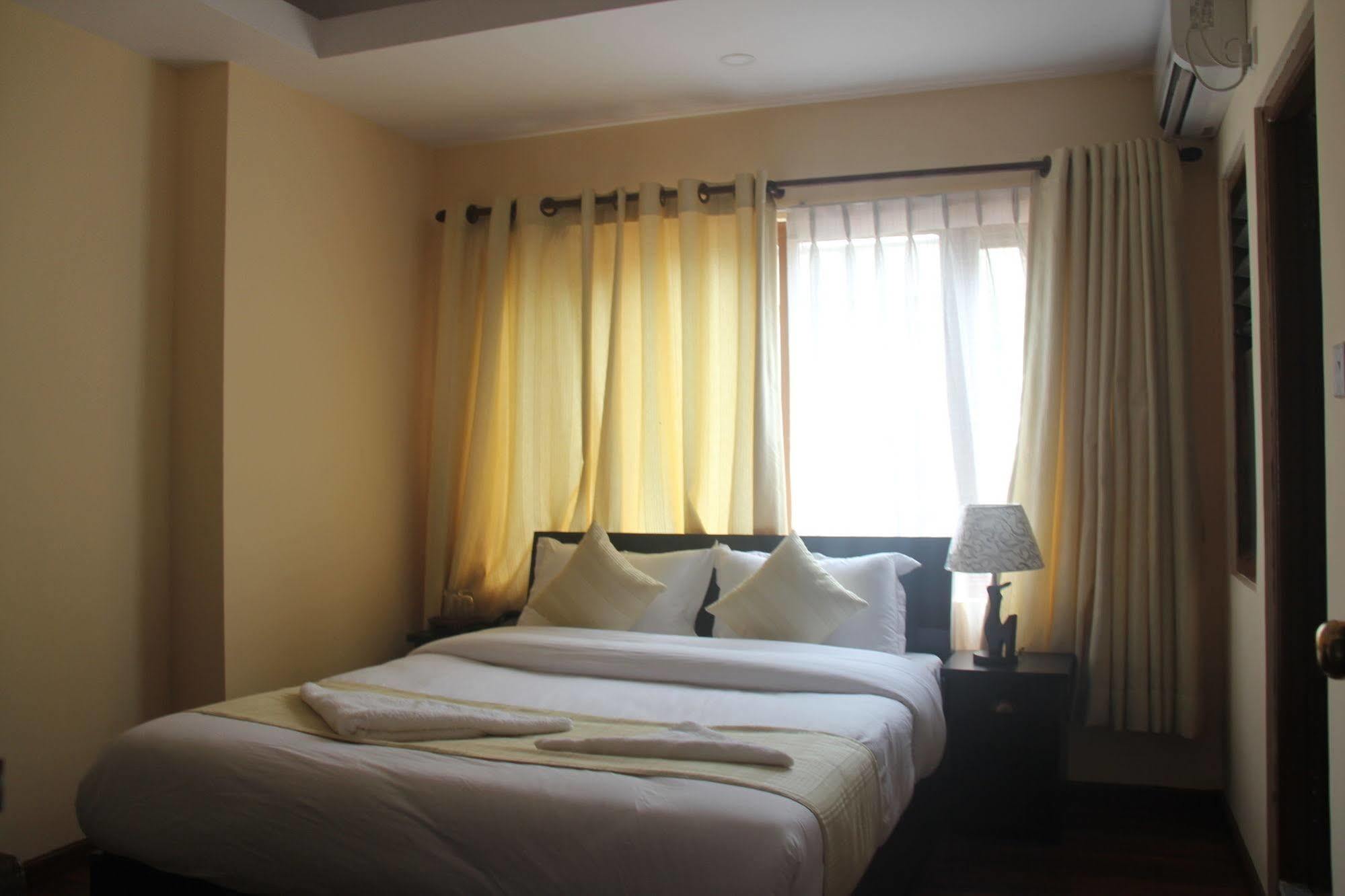 Hotel Dream City 3*