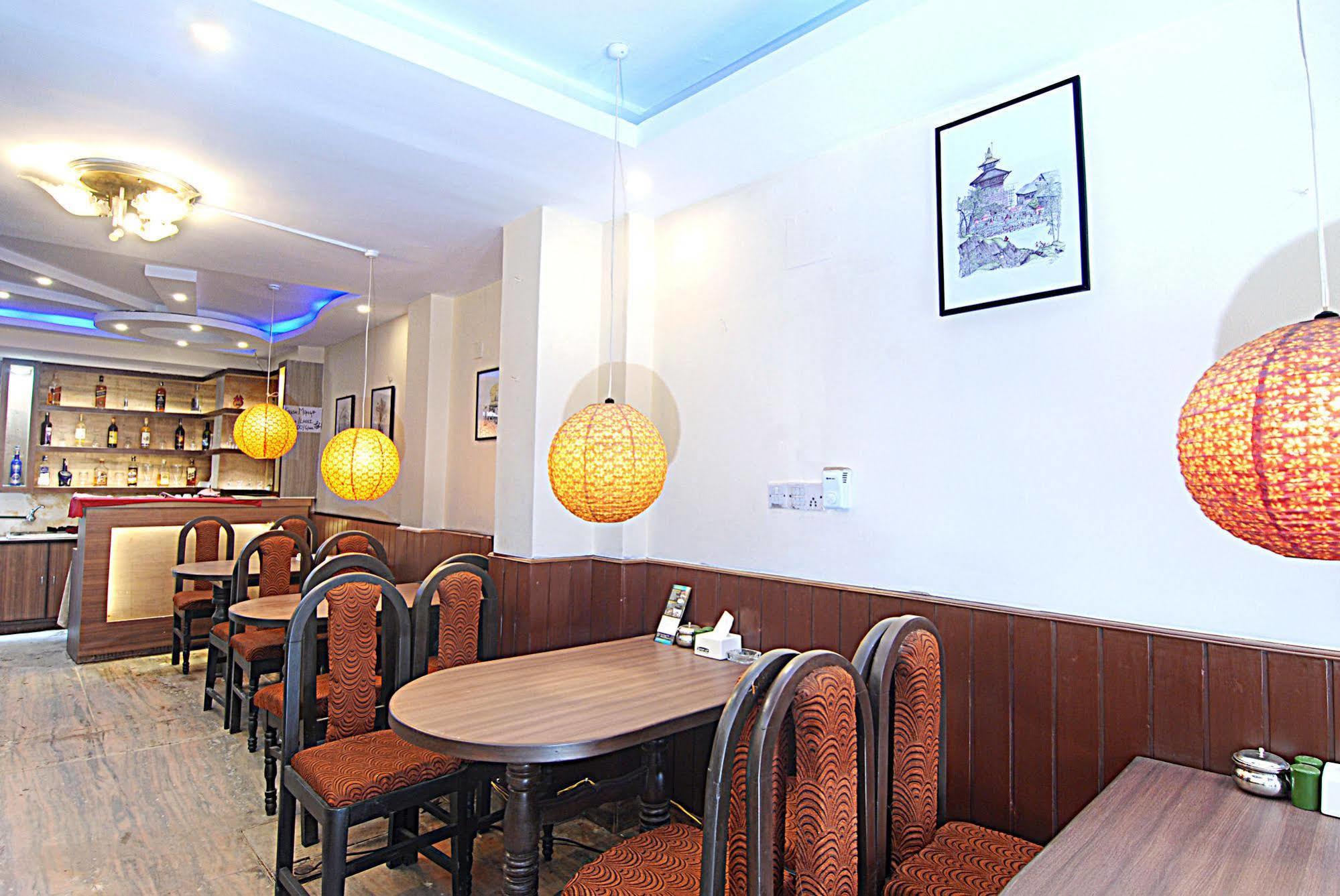 Lily Hotel