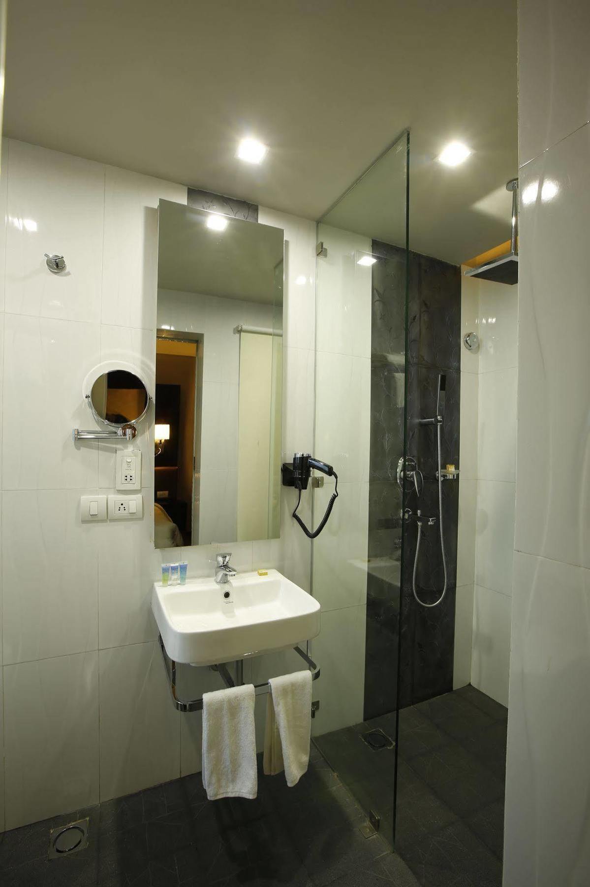Hotel Platinum And 3*