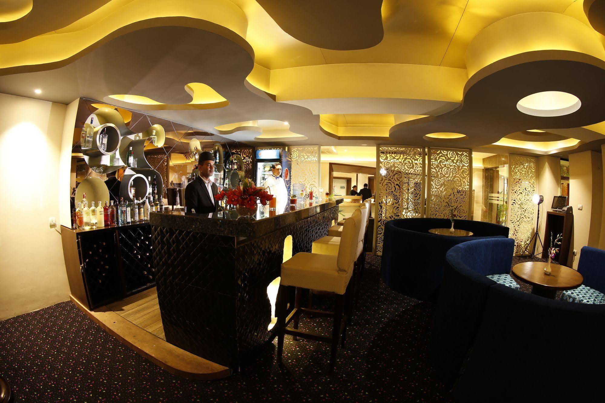 Hotel Platinum And Kathmandu