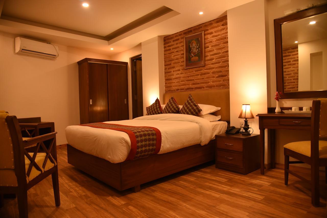 Kailash Kuti Hotel