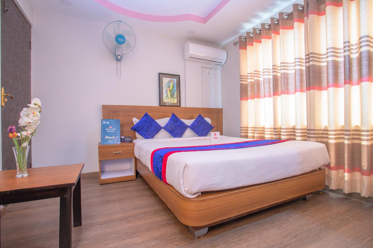 Hotel Oyo 136 Om Plaza