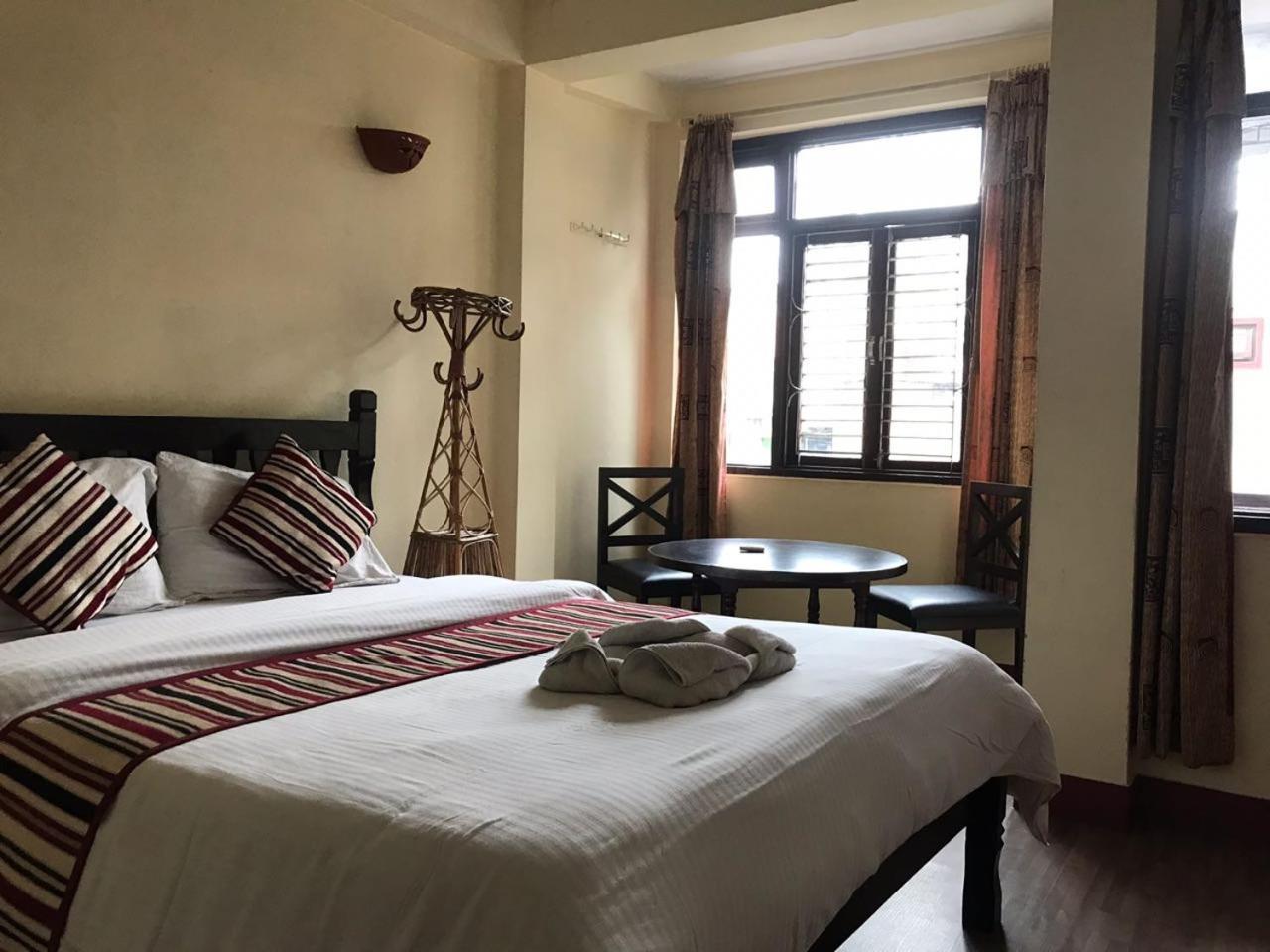 Yala Peak Albergue