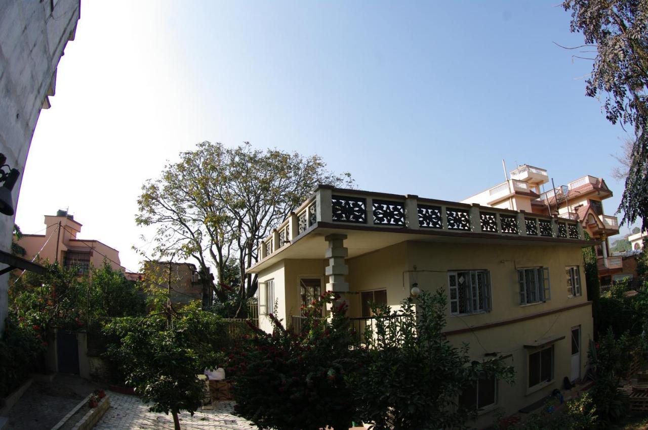 Guest house Laughing Buddha & Garden Theater