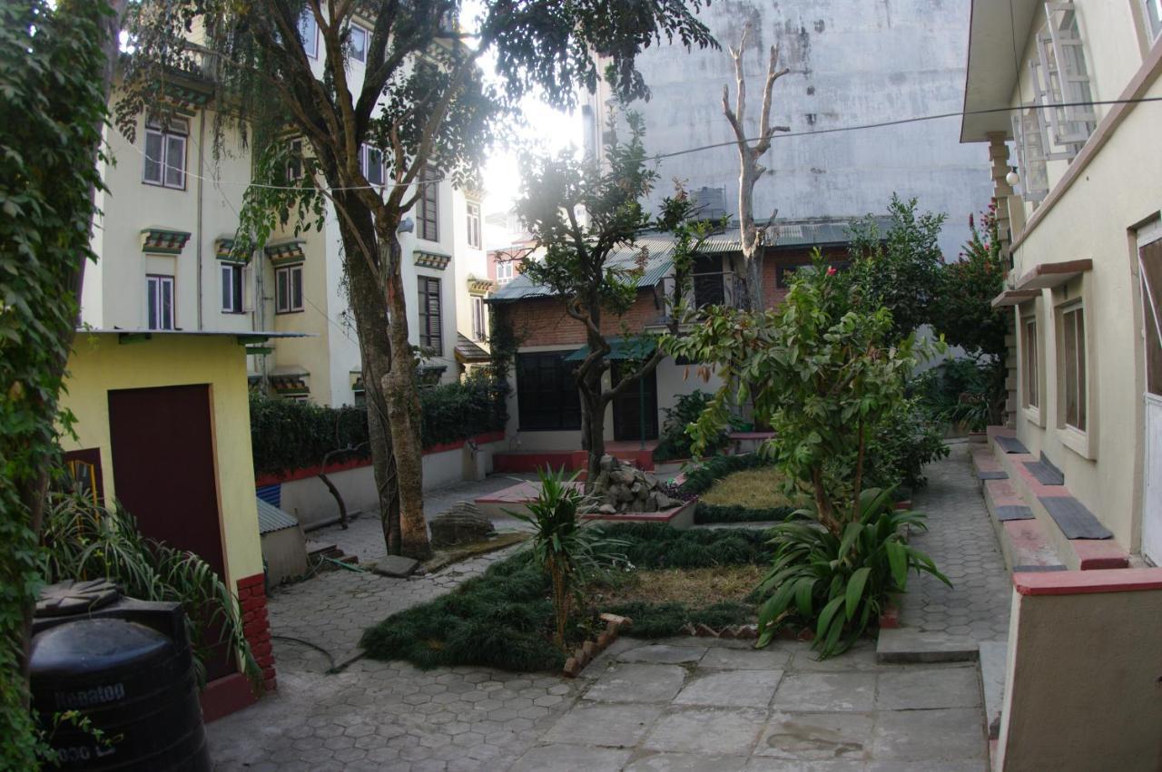 Laughing Buddha & Garden Theater Guest house *