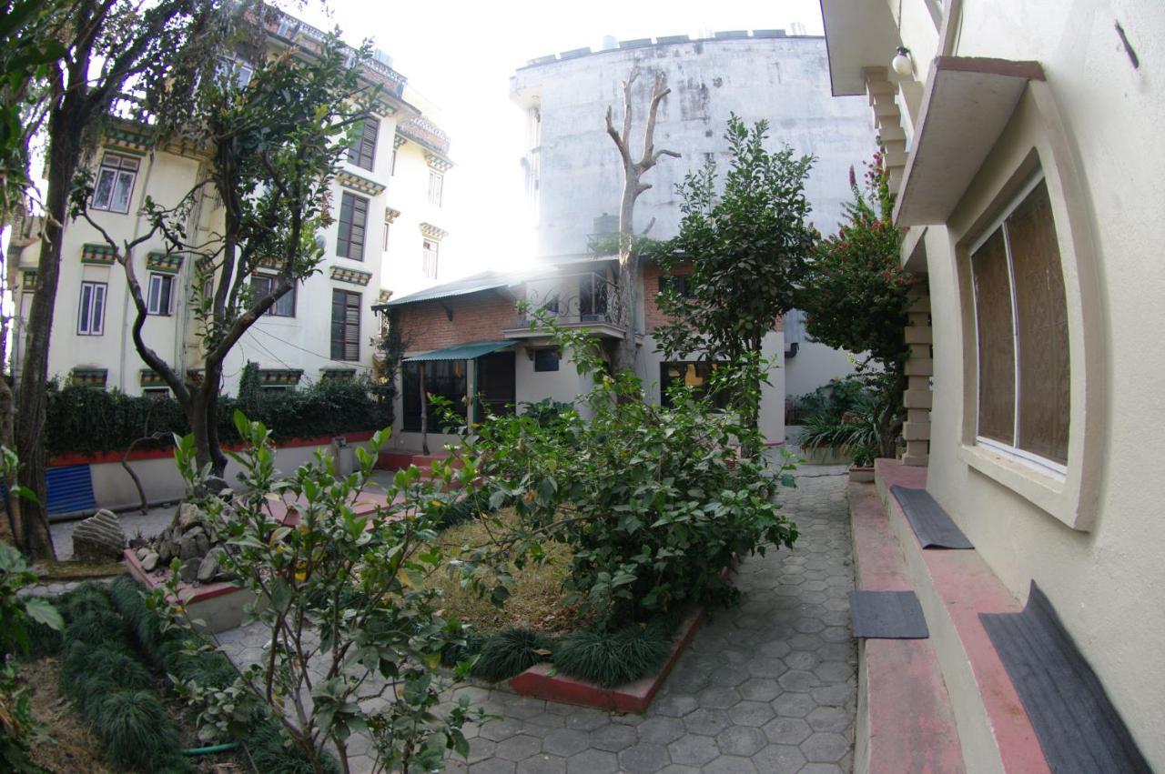 Guest house Laughing Buddha & Garden Theater *