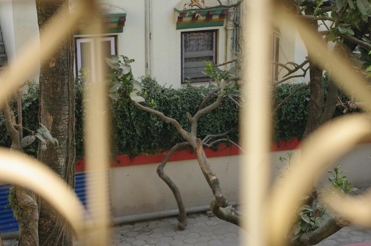 Laughing Buddha & Garden Theater Guest house *