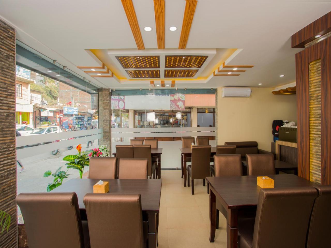 Hotel Deepshree 2*