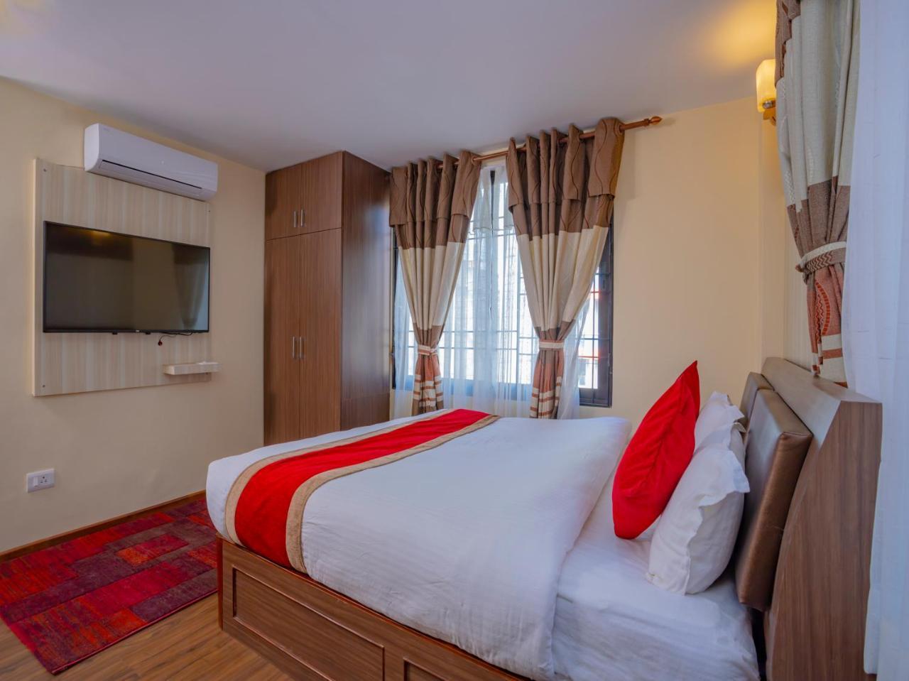 Hotel Deepshree 2*