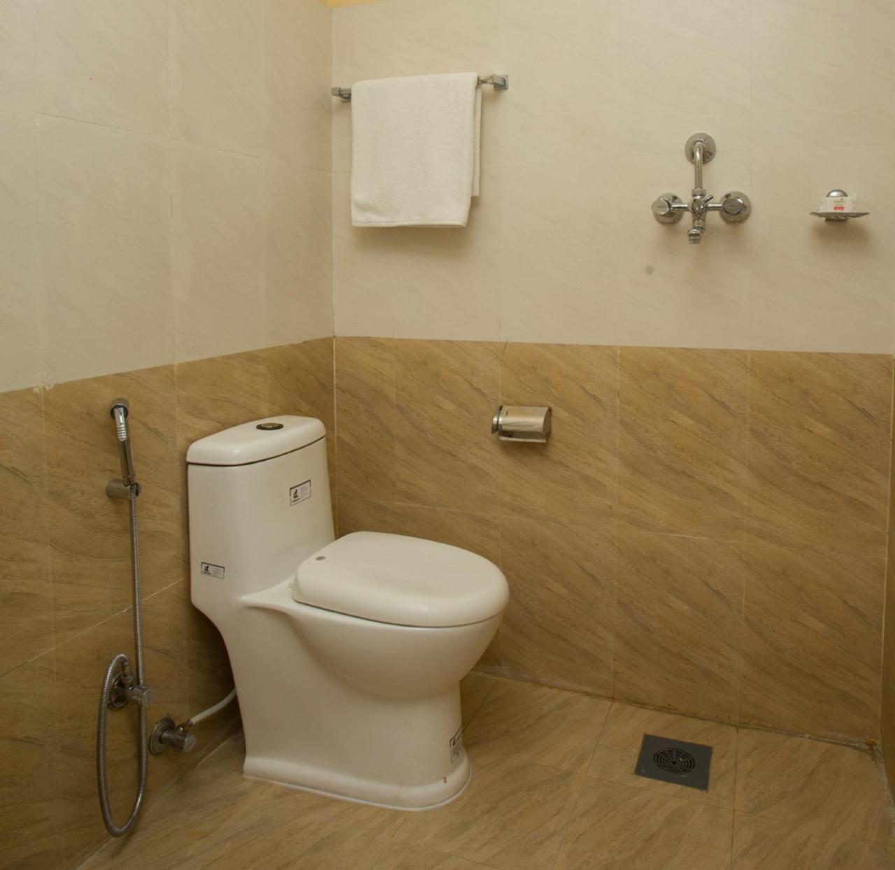 Oyo 150 Himalyan Height 2*