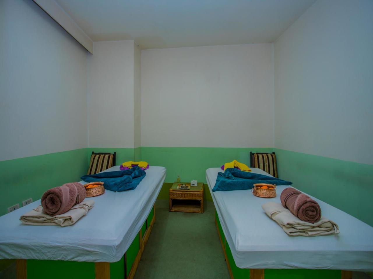 Oyo 266 Grand Stupa Hotel 3*