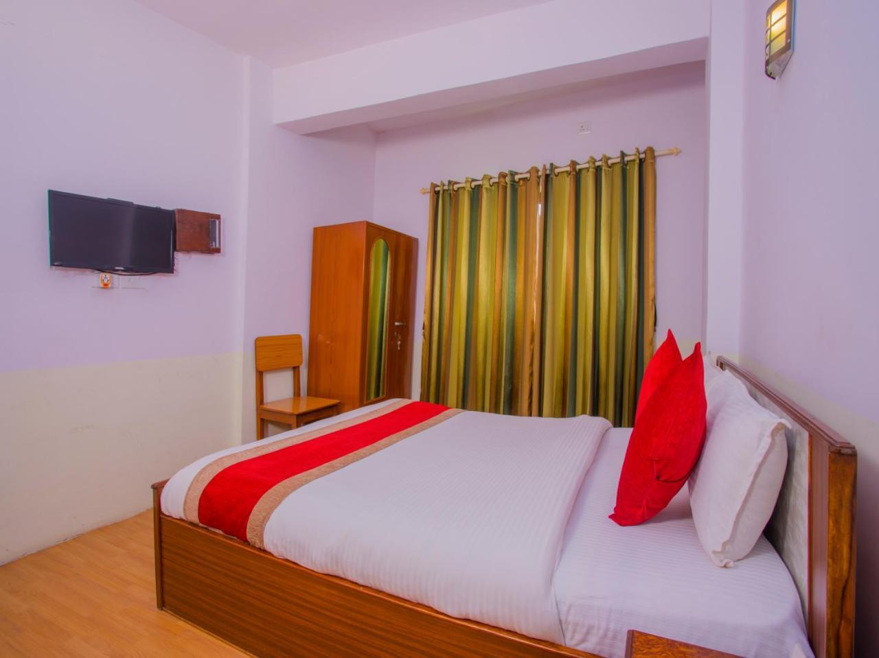 Oyo 255 White Zambala Hotel