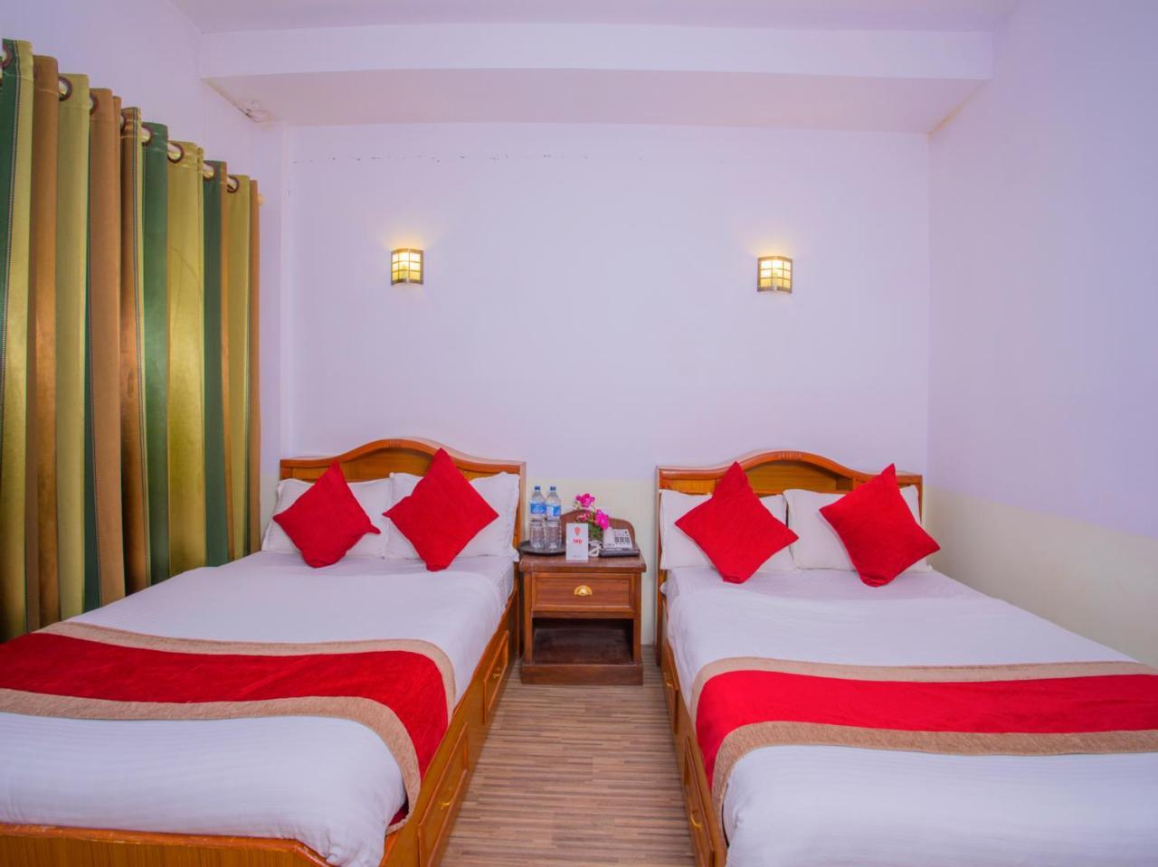 Oyo 255 White Zambala Hotel 2*