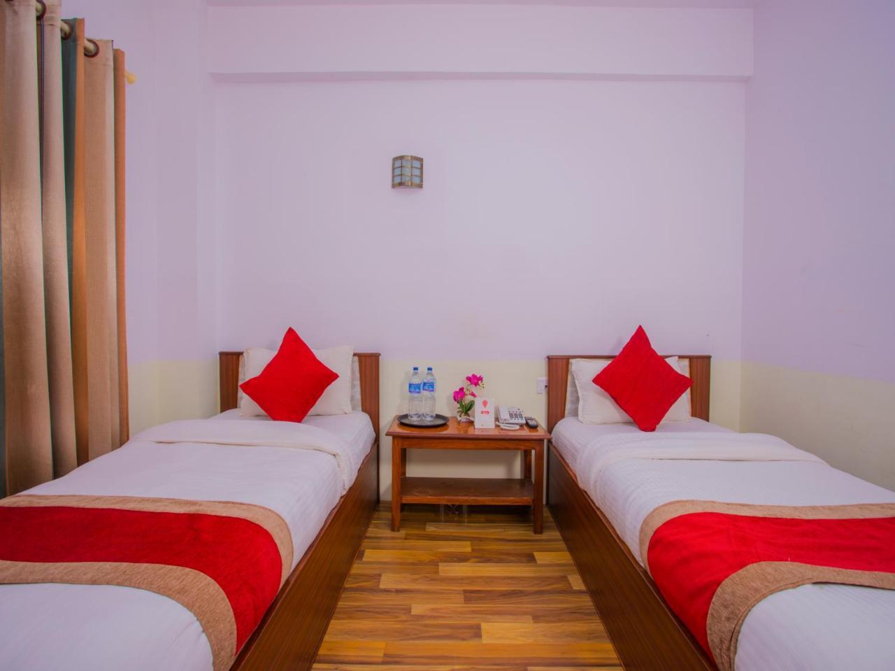 Hotel Oyo 255 White Zambala 2*
