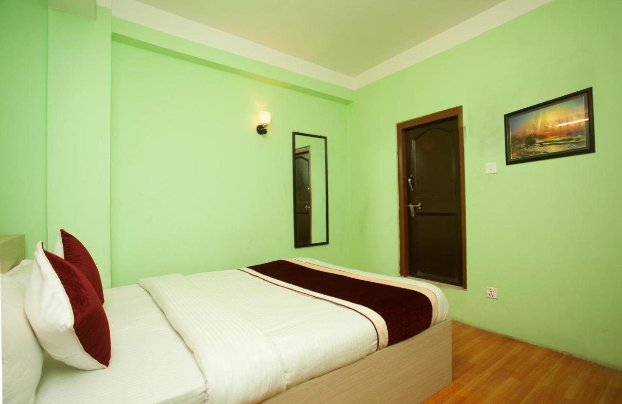 Hotel Oyo 237 S Galaxy 2*