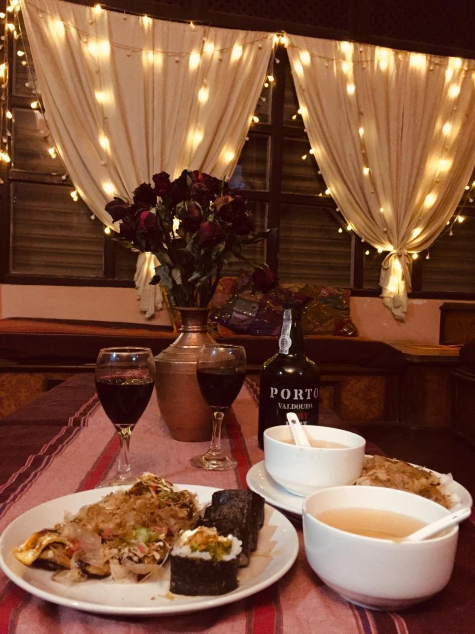 Hotel Himalayan 2*