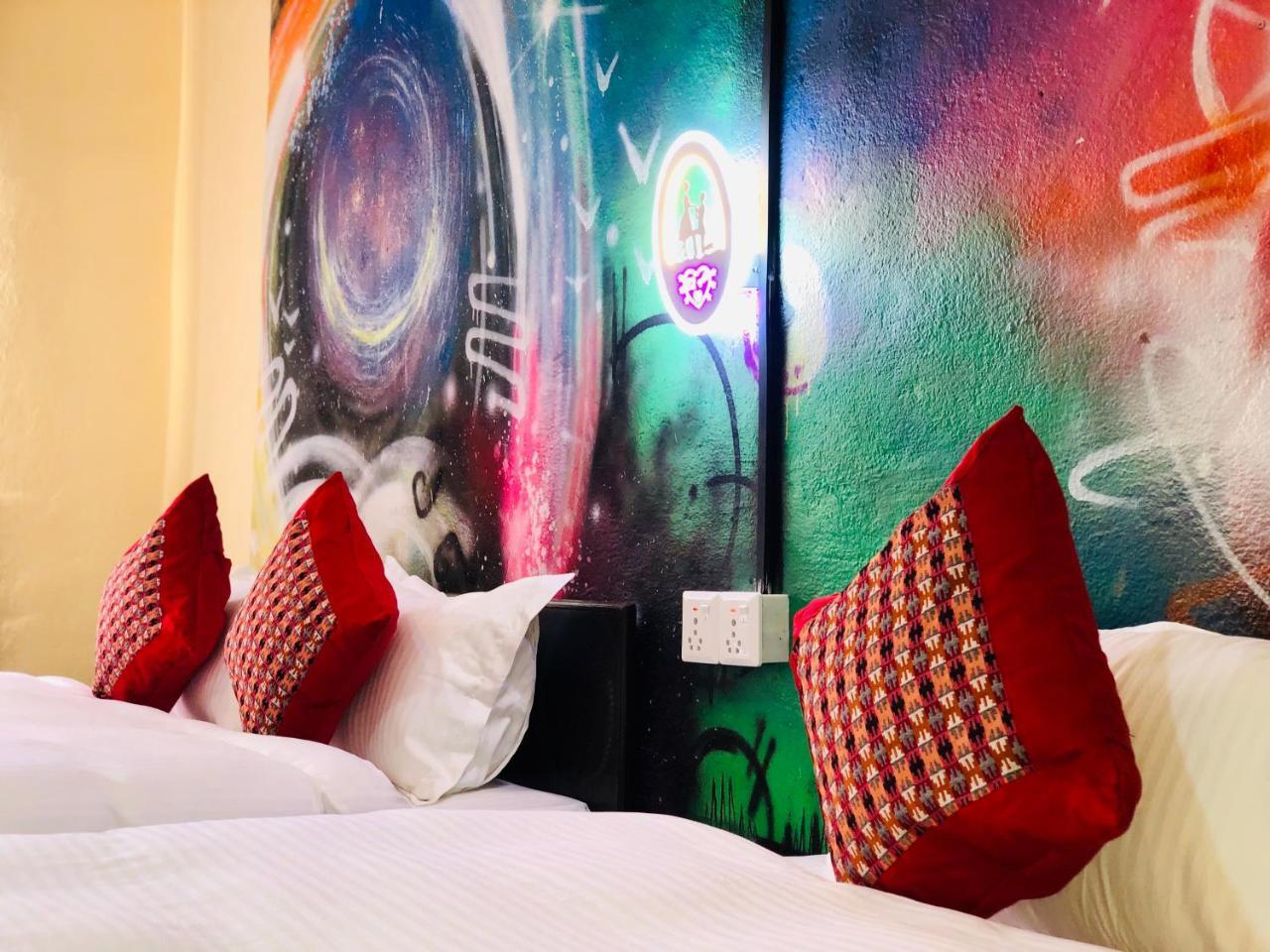 Rest Up Hostel *
