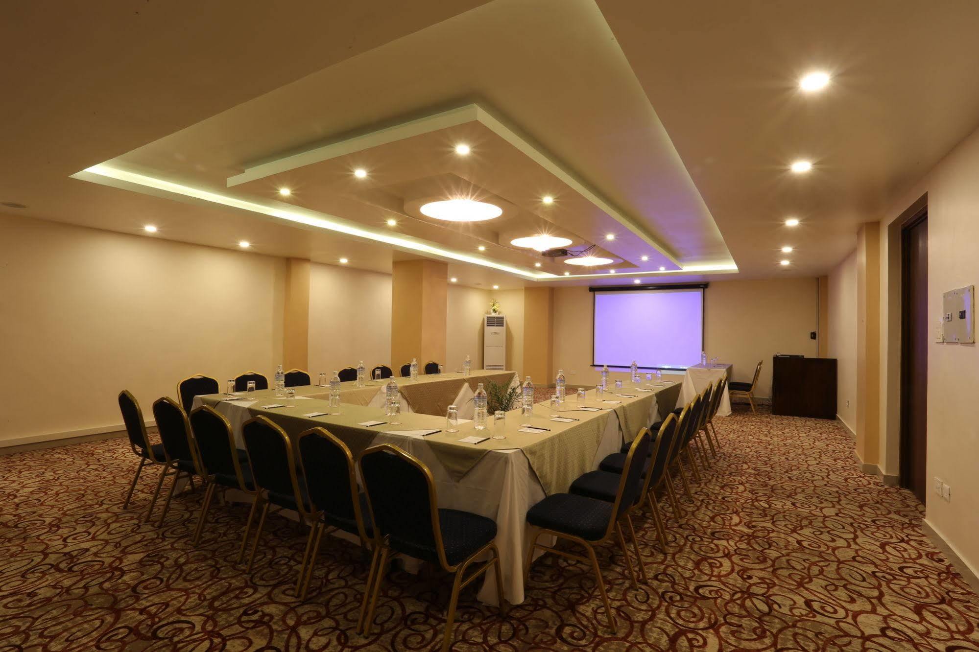 Yatri Suites And Spa Hotel