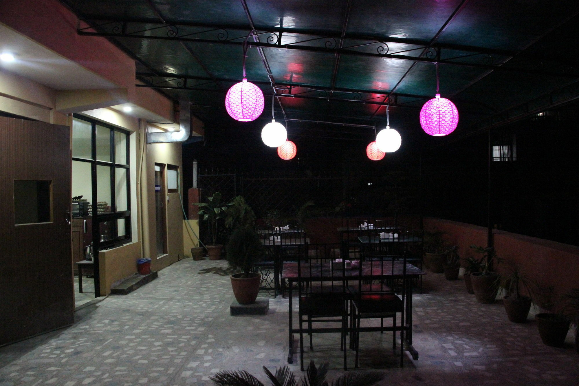 Oyo 153 Aster Nepal 2*