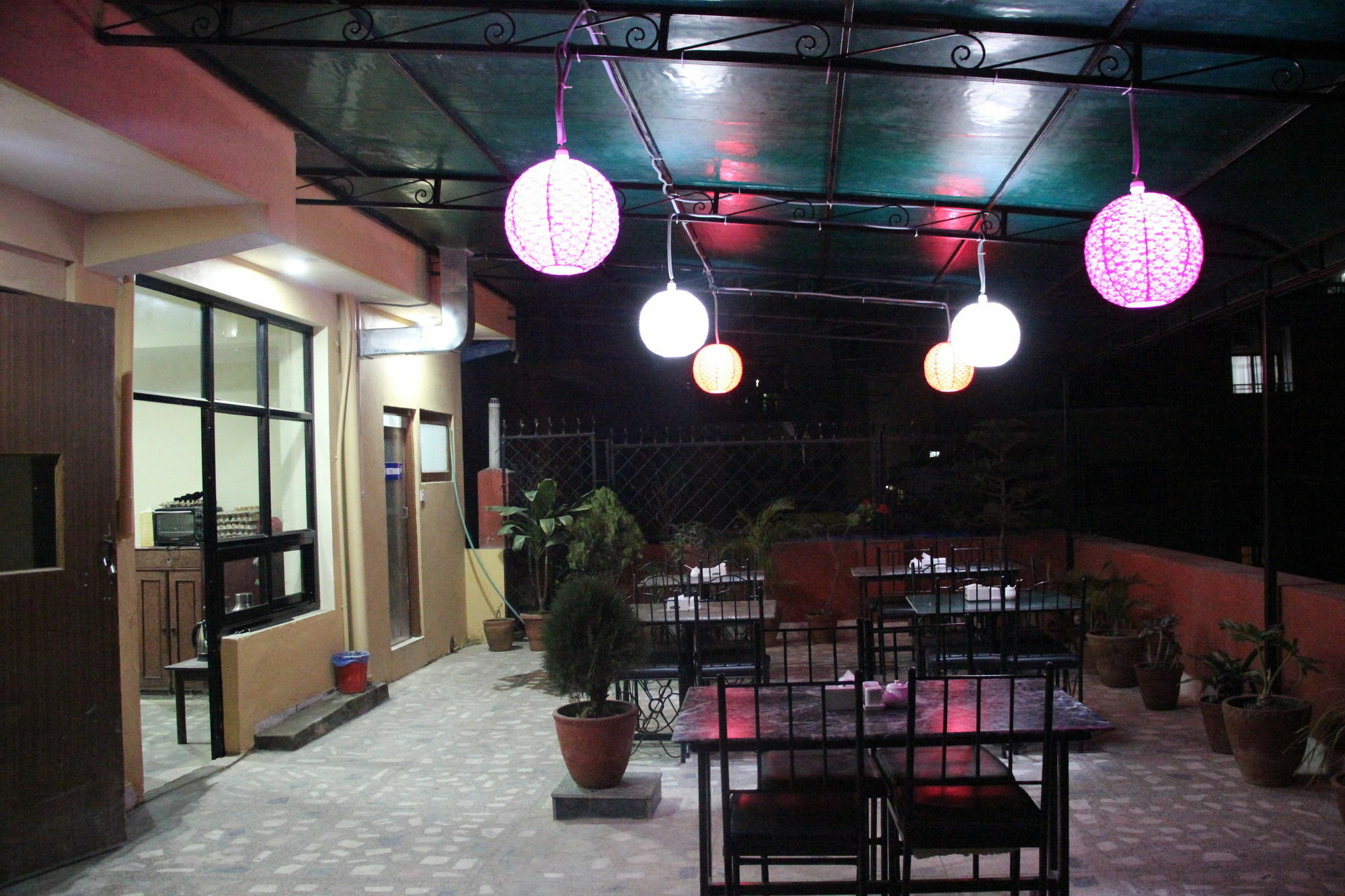 Oyo 153 Aster Nepal 2*