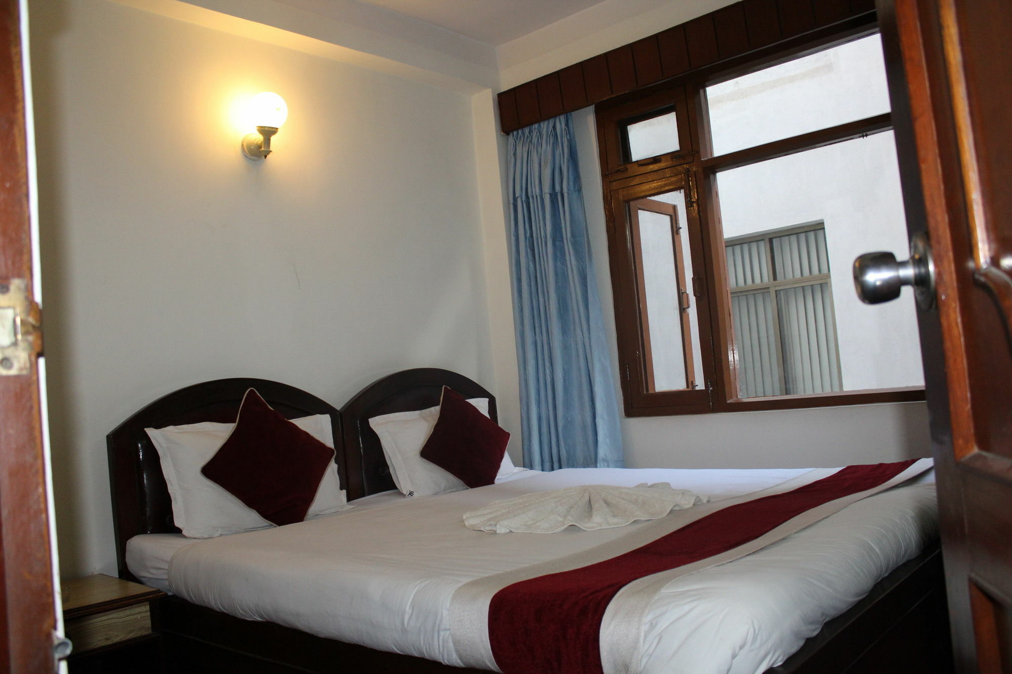 Lily Hotel
