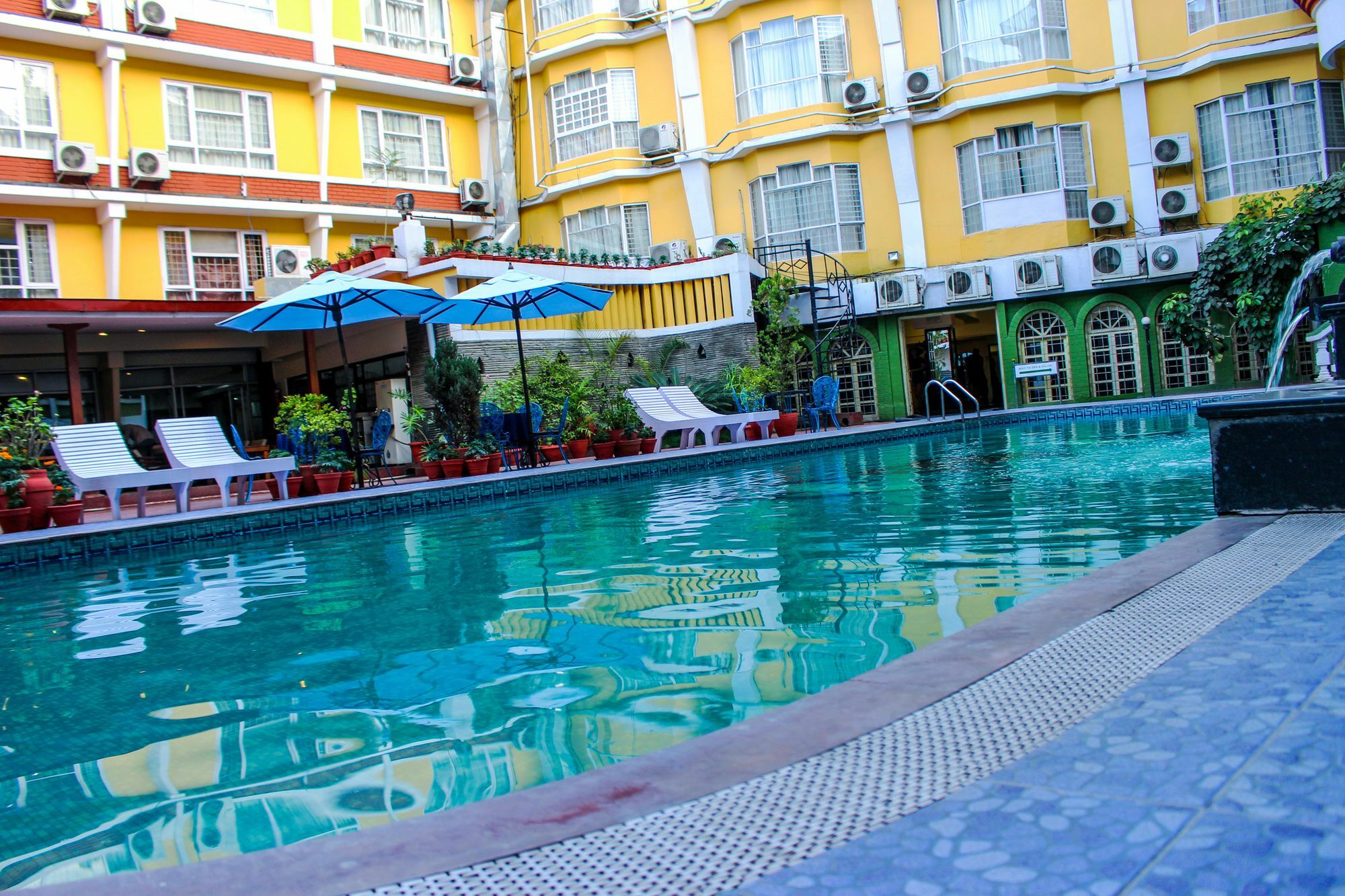 Hotel Woodland