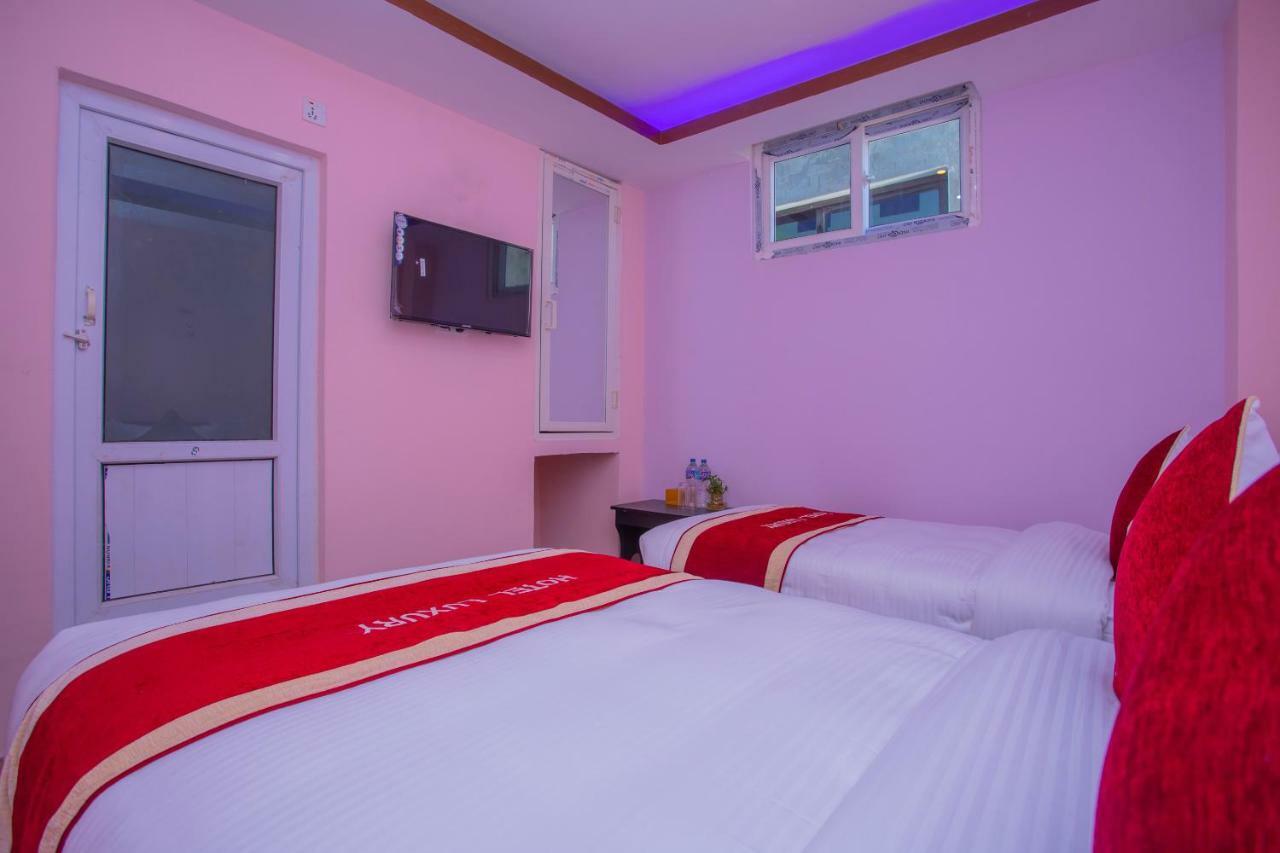 Oyo 303 Luxury Hotel