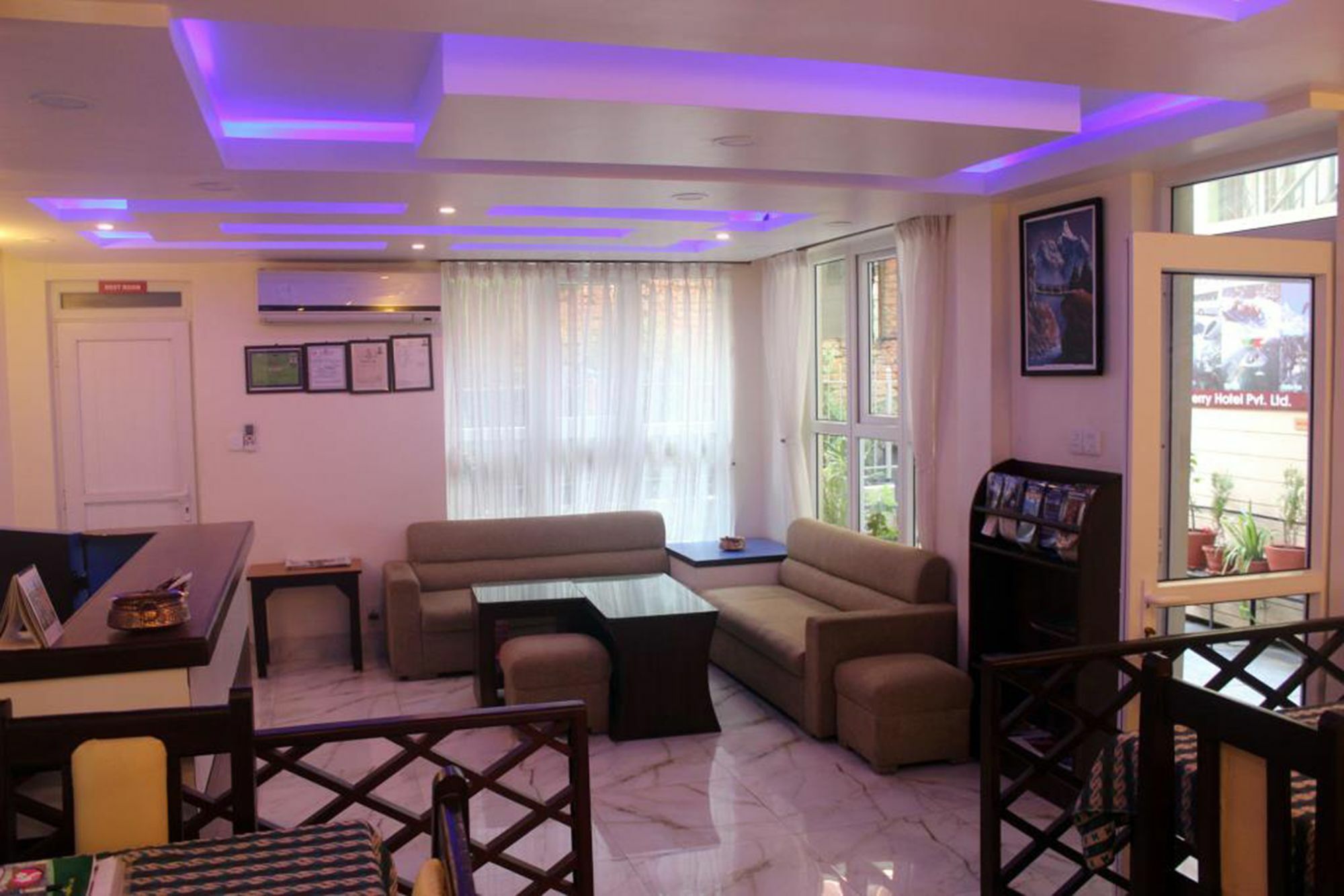 Merry Hotel 3*