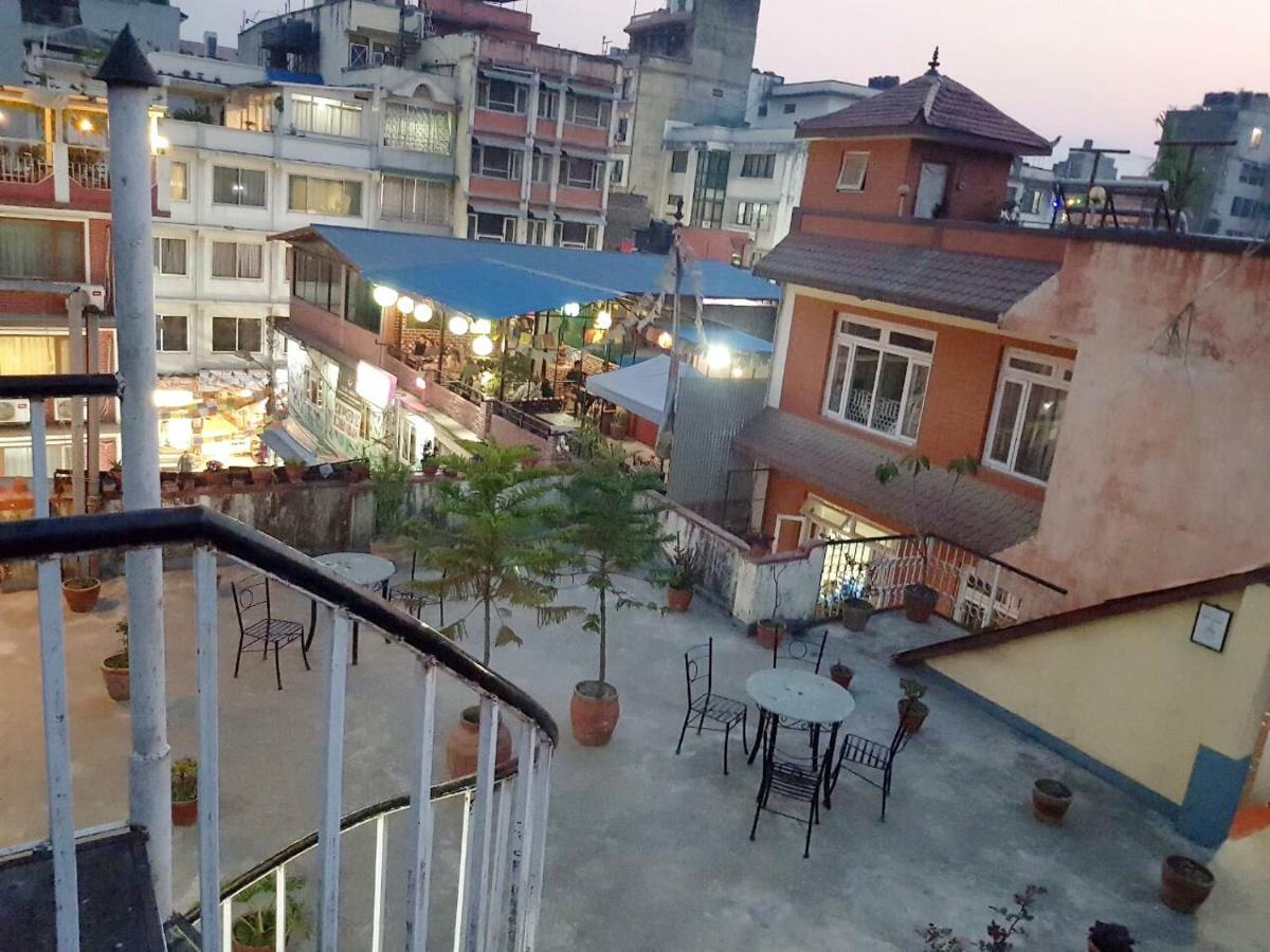 Down Town Hotel 2*