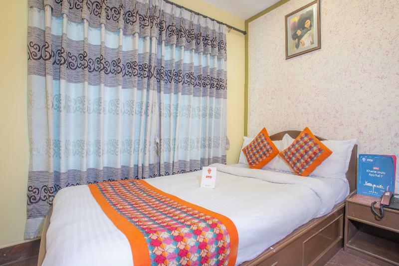 Oyo 153 Aster Nepal 2*