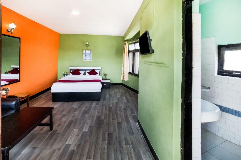 Oyo 239 Kuti Hotel