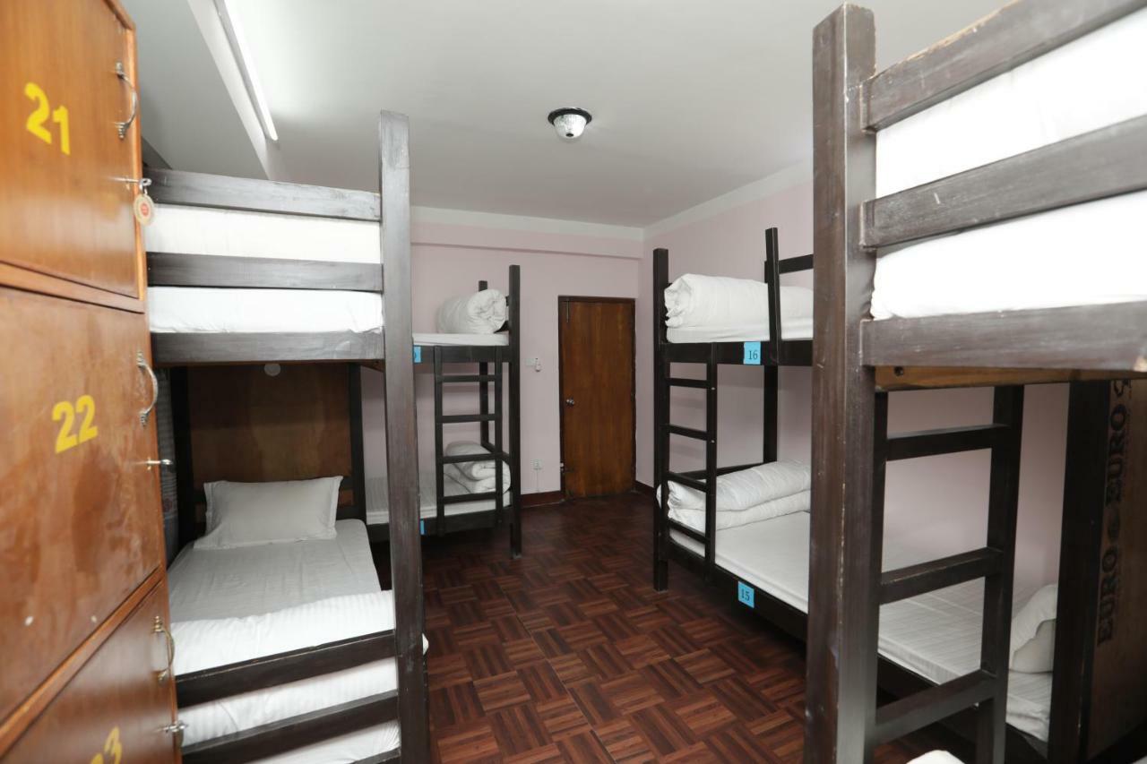 Famous House Hostel