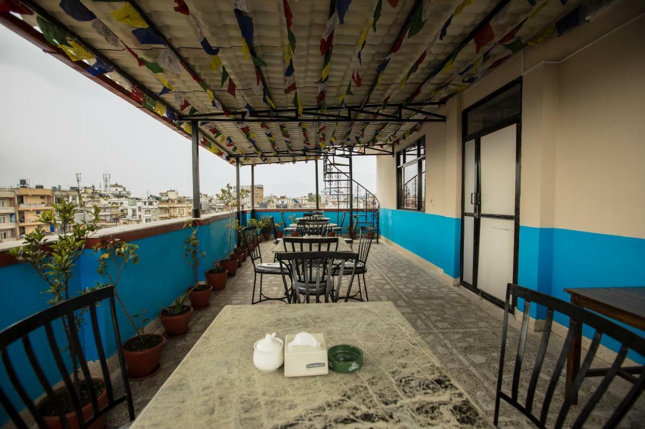 Famous House Hostel