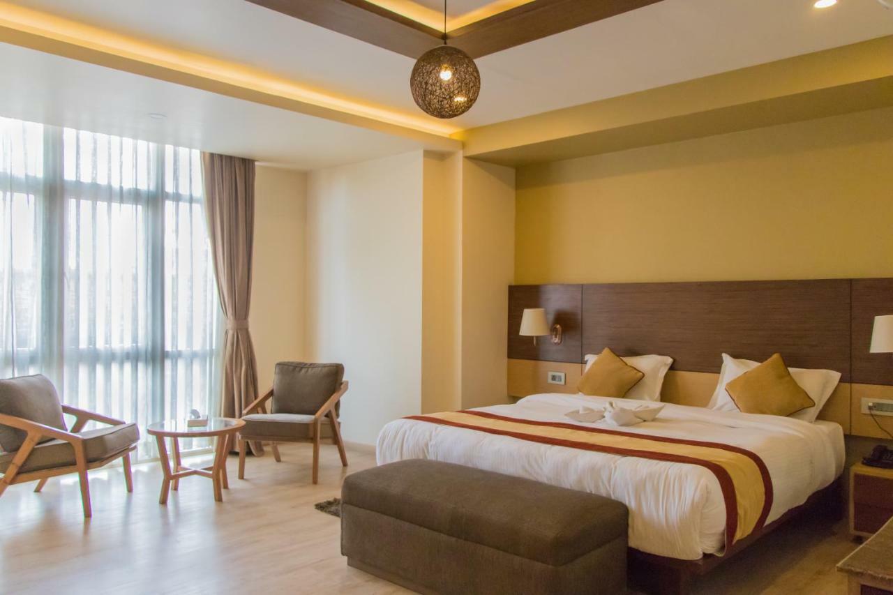 Hotel Retro And Kathmandu