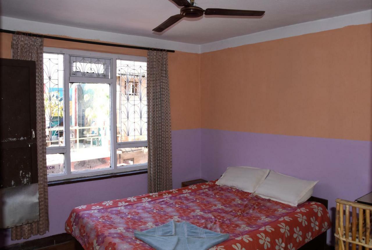 Beehive Hostel *