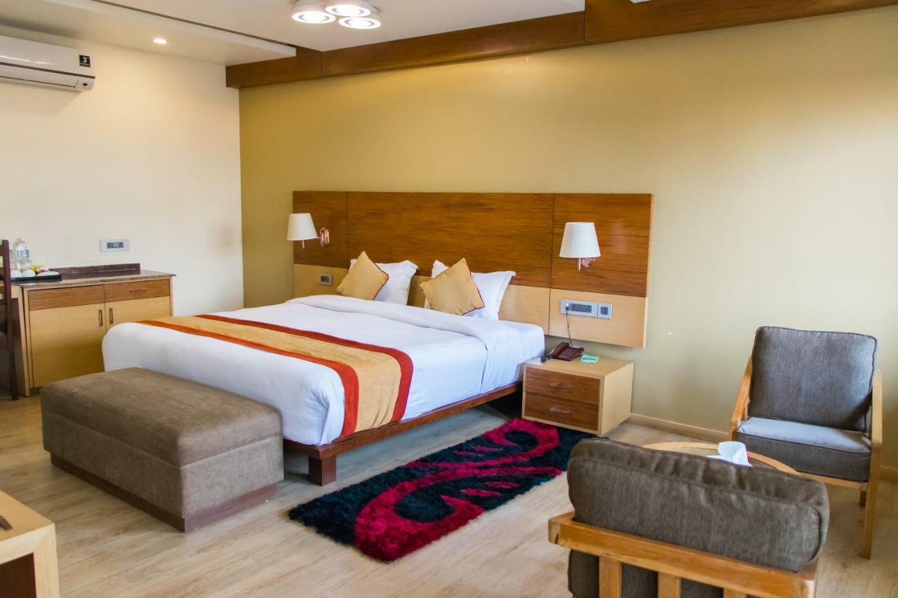 Hotel Retro And 3*