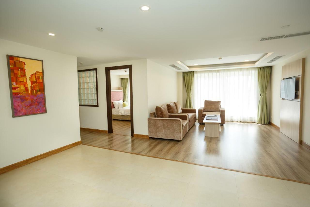 Hotel Crowne Imperial 4*