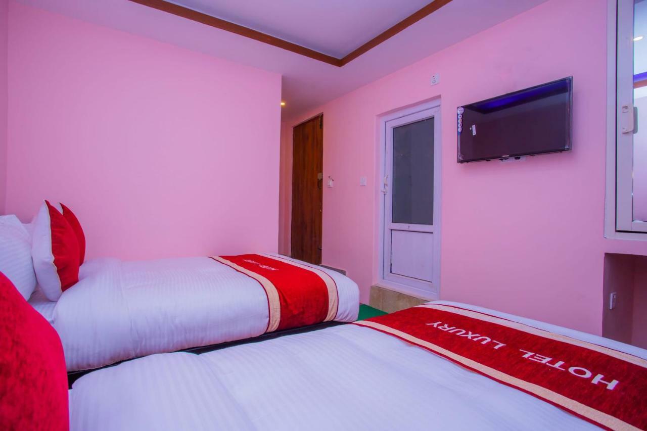 Oyo 303 Luxury Hotel 3*
