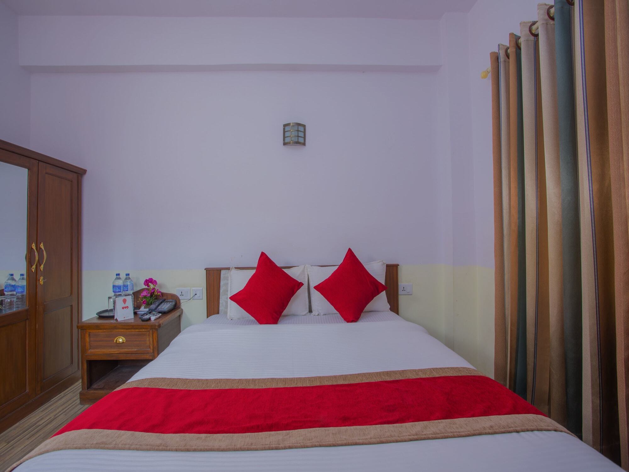 Oyo 255 White Zambala Hotel