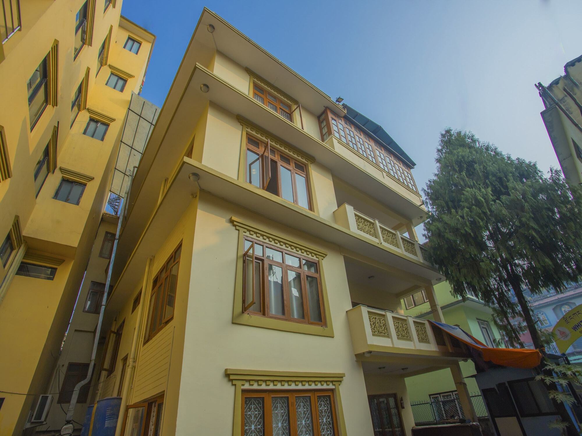 Hotel Oyo 255 White Zambala