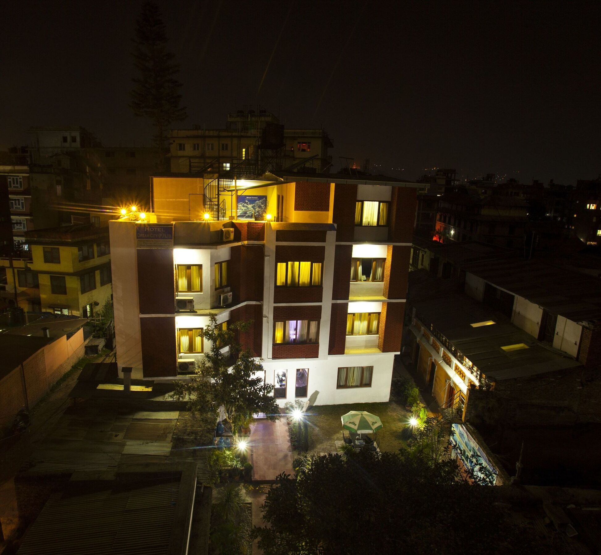 Hotel Dream City